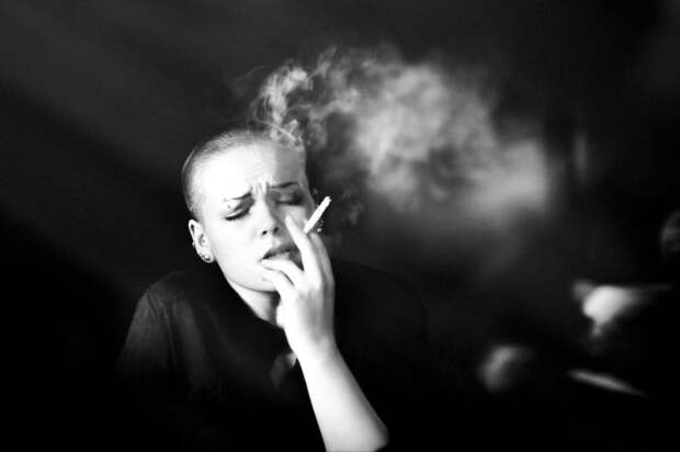 Скандальный фотосет «На пике удовольствия»: Фотограф запечатлел женские эмоции в пикантный момент