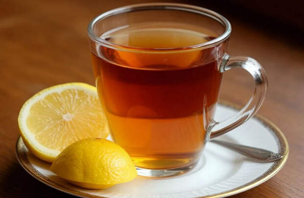 В горячий чай нет смысла класть лимон: почему, объяснил врач
