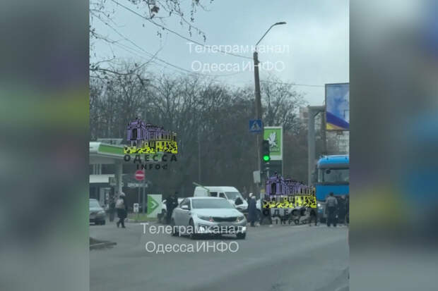 Жители Одессы перекрыли дорогу из-за отключения света на целую неделю