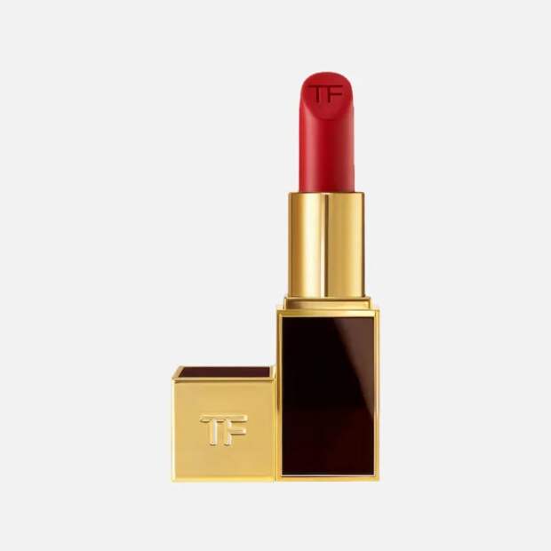 Помада для губ Runway Lip Color, оттенок 10 Cherry lush, Tom Ford, 5900 руб. («Золотое яблоко»)