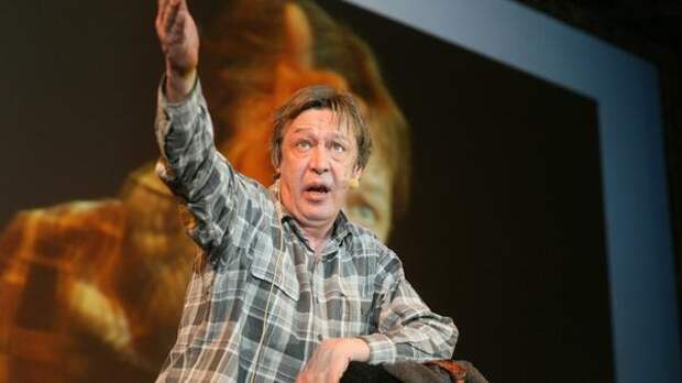 Михаила Ефремова взяли под охрану накануне его возвращения на сцену