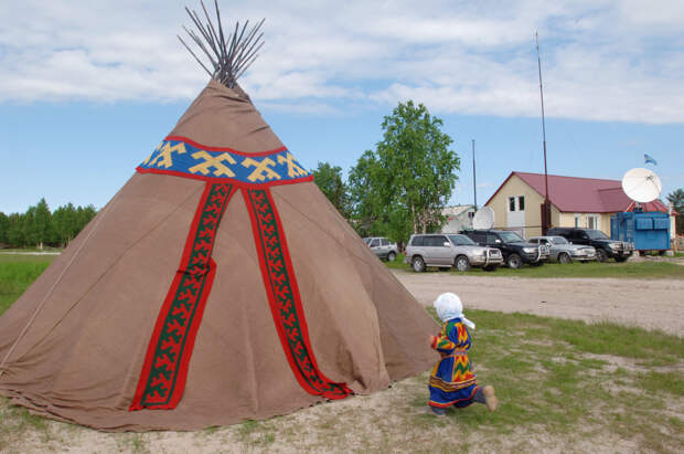 Россиянка описала жизнь пенсионерки в чуме в ЯНАО фразой «вода из ручья и туалет в роще»