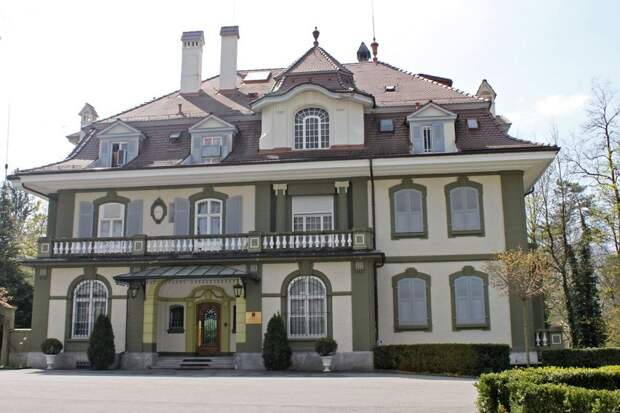 Швейцария ограничила передвижение российских дипломатов