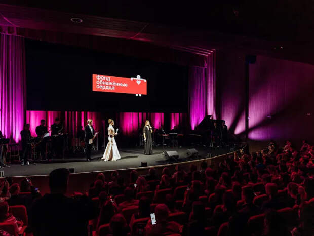 Павел Табаков и Юлия Хлынина