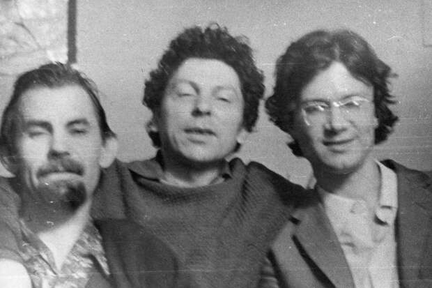 Слева направо: Владлен Гаврильчик, Евгений Бачурин и Эдуард Лимонов, мастерская Бачурина, Москва, 1969 год