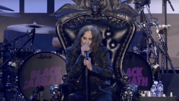 Оззи Осборн / Кадр из записи шоу Back to the Beginning