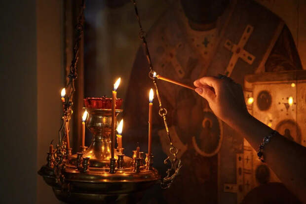 Священники объяснили, грозит ли бедой сохранение одежды покойника