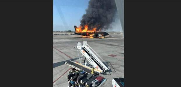 Паника царит в аэропорту Гвадалахары на фоне беспорядков в Мексике, сообщают СМИ