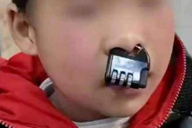 OC: китайские пожарные помогли ребенку с защелкнувшимся кодовым замком на носу