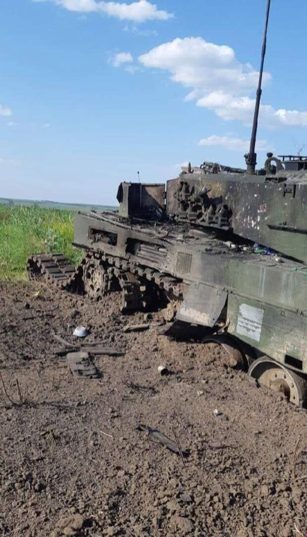 Наступление ВСУ за месяц не принесло каких-либо результатов, но украинская власть продолжает бросать на...