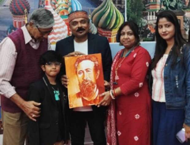 Индийский художник создал портрет Чехова на книжной ярмарке в Калькутте