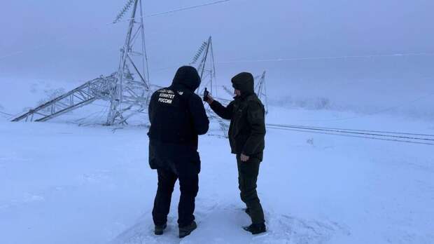Двум рухнувшим под Мурманском опорам ЛЭП было 60 лет