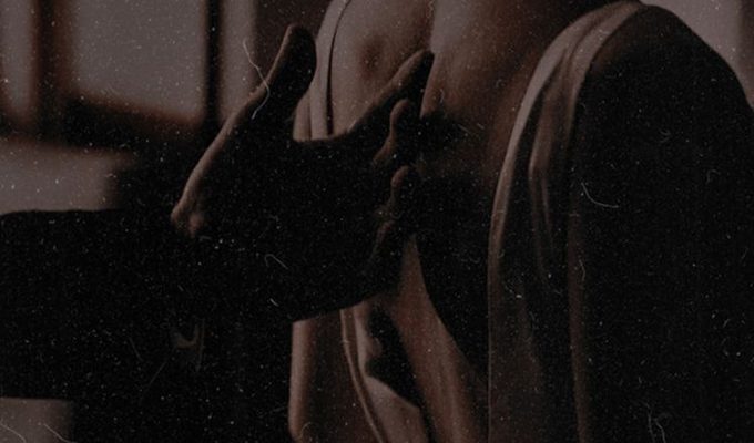 Как понять, что мужчина думает о вас, даже если вы расстались: 10 признаков