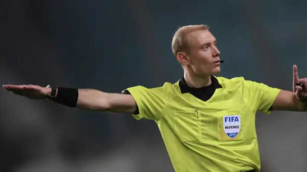 Москалёв не стал удалять Мухина после просмотра видеоповтора в матче ЦСКА — «Спартак»