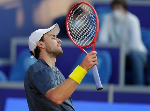 Карацев обыграл Росола в первом круге турнира в Стокгольме