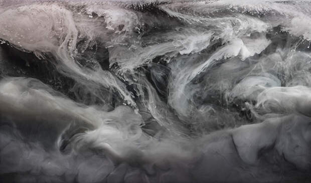 Оттенки серого. Автор: Kim Keever.