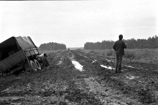 Атмосферные снимки-новеллы про Урал в 1980-1990-е годы