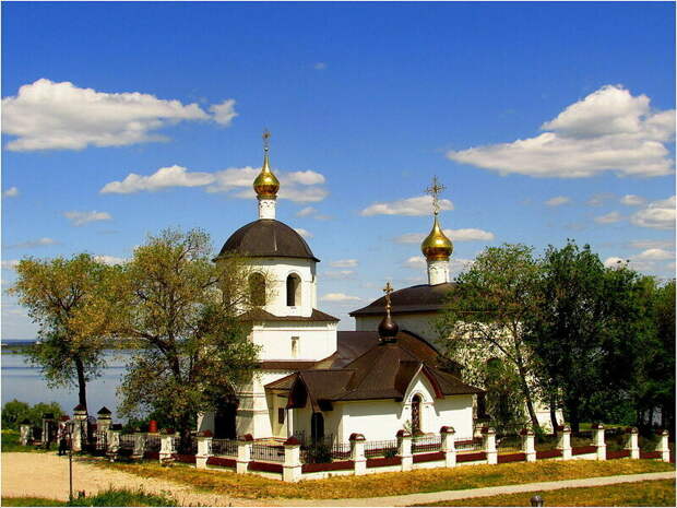На острове-буяне