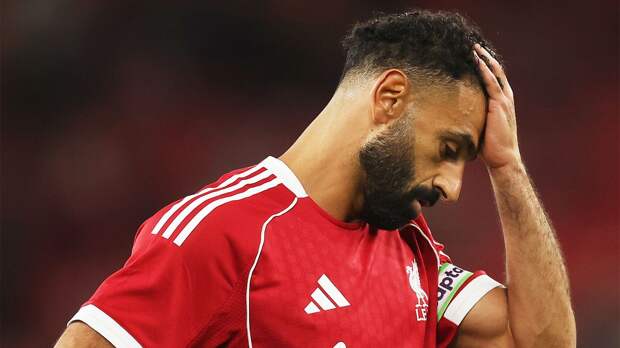 Салах вновь подвергся критике из-за публикации фотографии с елкой в Рождество