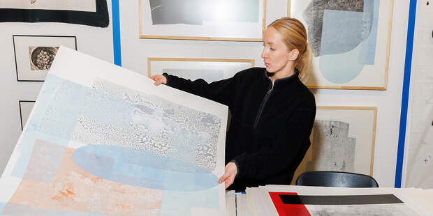 Что покупать этой весной: гид по арт-ярмаркам от тех, кто знает цену искусству