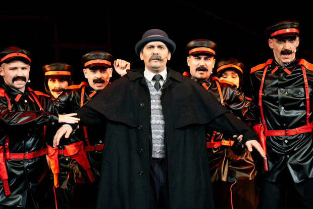 «12 стульев» из Чебоксар: возвращение Бендера в Мастерской «12»