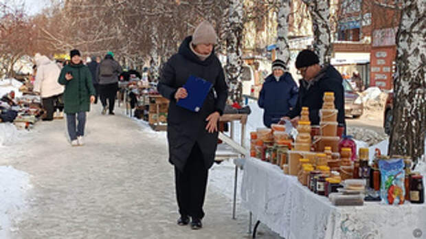 Рейды по пресечению несанкционированной торговли / Фото: администрация Барнаула
