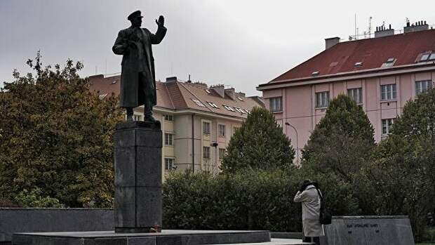 Памятник маршалу Коневу в Праге