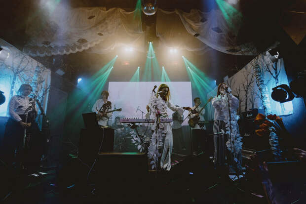 Группа «Хадн дадн»