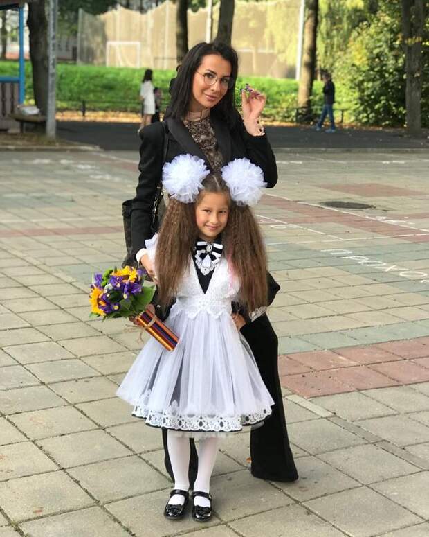 Вторая жена Грачевского Анна и дочь Василиса в 2020 году