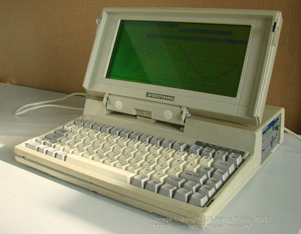 Каким был первый и последний ноутбук, выпущенный в СССР?  Электроника МС 1504