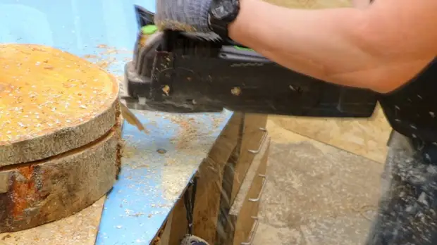 Опытный лесоруб рассказал как заточить цепь бензопилы не снимая за несколько минут