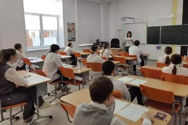 Более 3,5 тысяч девятиклассников Тамбова сдают тренировочный ОГЭ по русскому языку