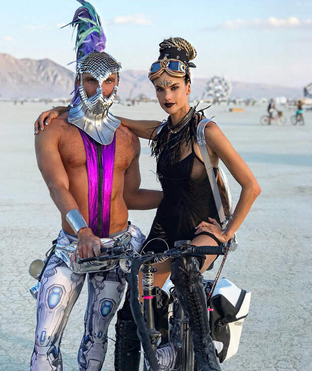 Безудержный креатив в фотографиях с фестиваля Burning Man 2018 21