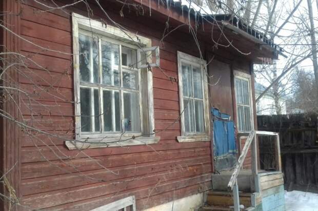 После смерти матери Мохова дом пустует