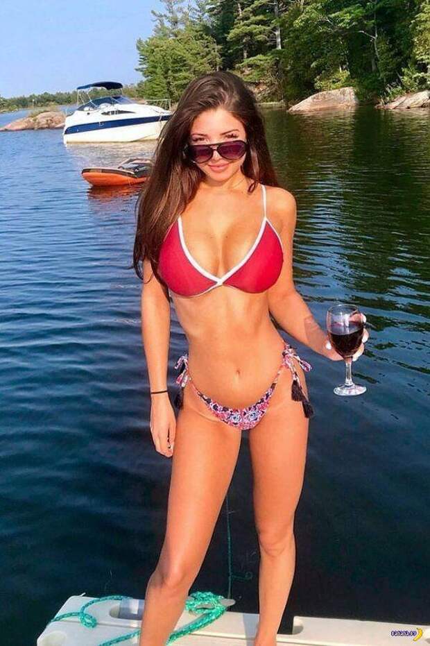 Девушки с бухлом Девушки с бухлом