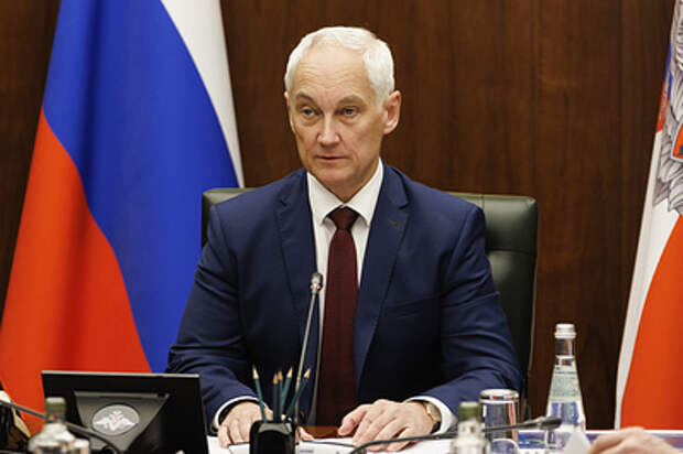 Белоусов поручил продолжить работу над мерами стимулирования медперсонала ВС РФ