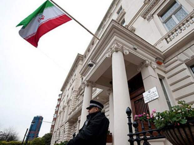 В Басре возобновило работу консульство Ирана