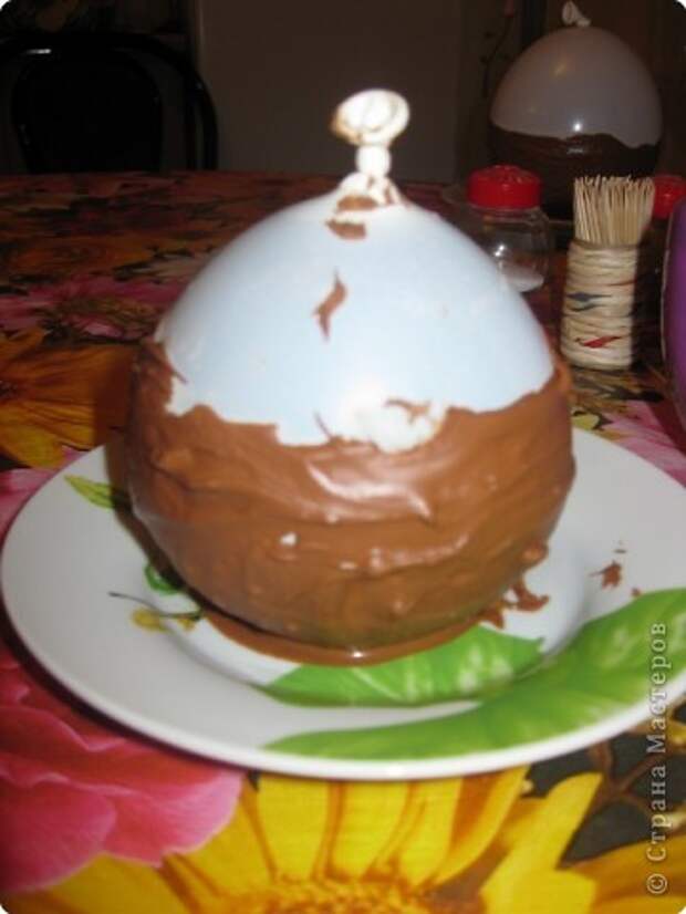 Вот такое шоколадное яйцо попробовала сделать. Очень вкусный десерт. Рецепт взяла здесь - http://forum.say7.info/topic12552.html фото 4