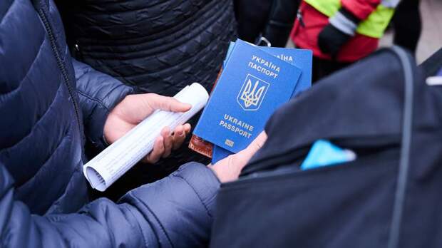 В Польше сообщили о готовности вернуть на Украину мужчин призывного возраста