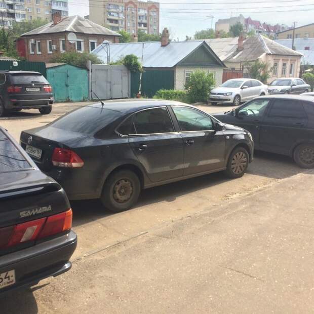 Эти парковщики явно ненавидят правила