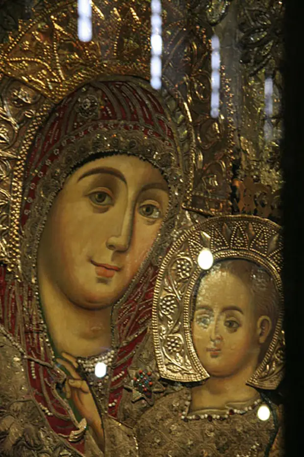 Икона улыбающейся богородицы в иерусалиме