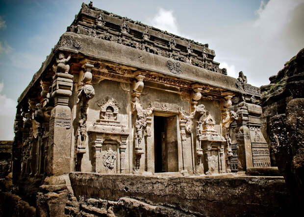 1005152714 dc04b76787 b Уникальный храм Кайласанатха 