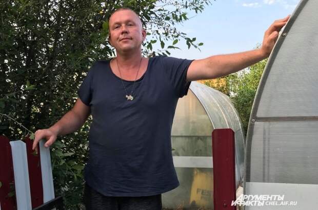 Юрий утверждает: неправда, что в саду нужно вкалывать до седьмого пота.