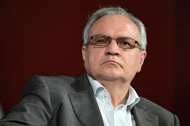 Фадеев назвал физически невозможной работу по 12 часов шесть дней в неделю