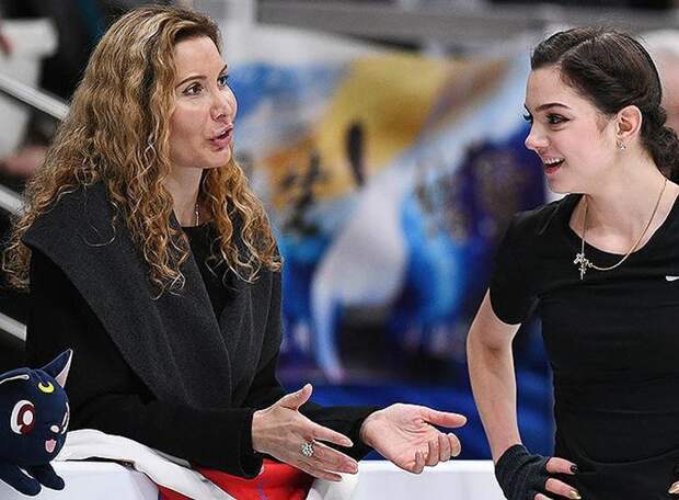 «Перед ними железобетонная амбразура определенного размера. И вот через эту амбразуру просовывается тело» - заслуженный тренер СССР раскритиковал Тутберидзе