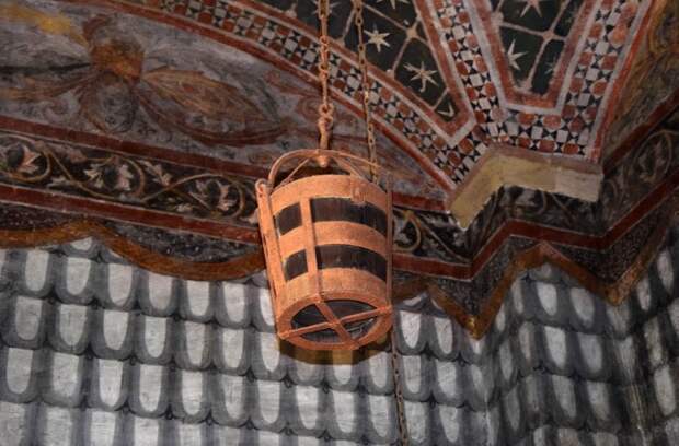 То самое Моденское ведро, которое сегодня хранится в музее / Фото: yaustal.com То самое Моденское ведро, которое сегодня хранится в музее / Фото: yaustal.com