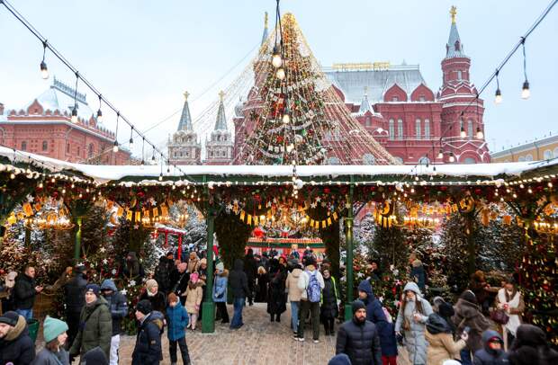 Стала известна доля потративших все деньги после Нового года россиян