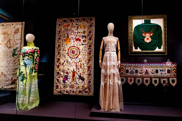 Экспозиция выставки «Индия. Ткань времени»