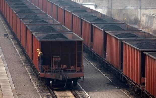 Украина снова начинает ввозить уголь из ЛДНР