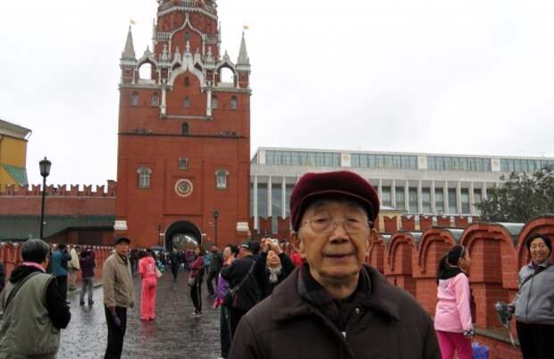 Москва китай туры. Китайцы в Москве. Японские туристы в Москве. Китайцы в Кремле. Туристы в Китае.